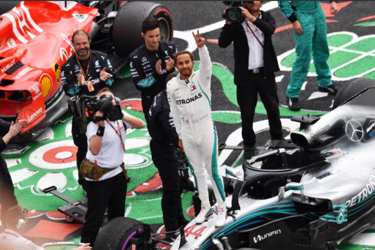 Hamilton entra al club de los pentacampeones de la F1