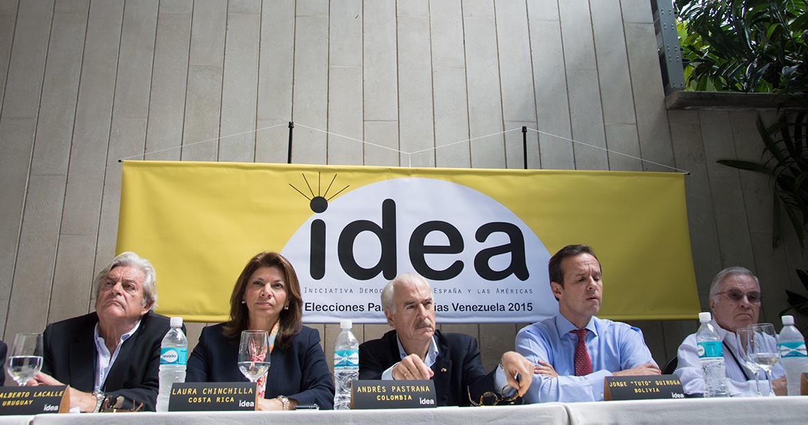 Grupo IDEA: La democracia en Latinoamérica enfrenta desafíos y está amenazada su existencia