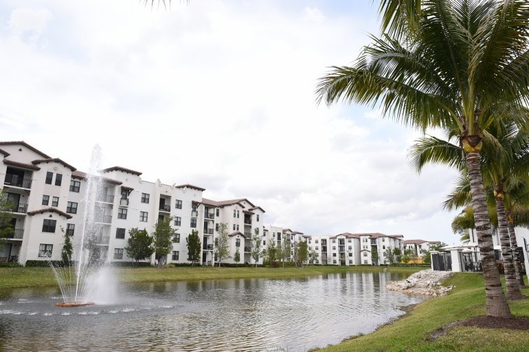 Aumenta el inventario de viviendas a personas mayores en un 3% en Miami-Dade