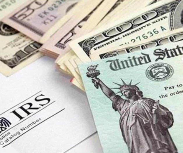 IRS: Lanzan campaña para que los contribuyentes revisen su cheque de pago