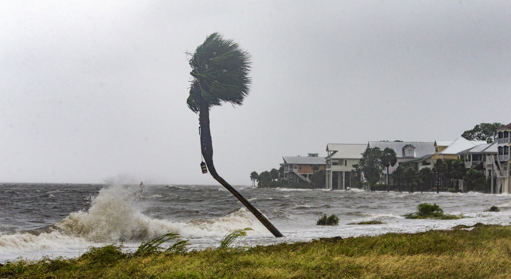Huracán Michael tocó tierra en Florida como huracán categoría 4