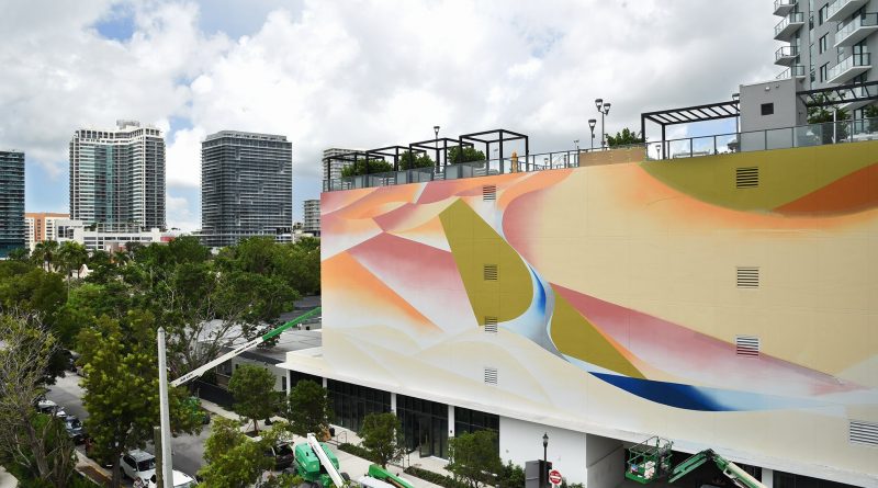 Extraordinario mural de más de 50 kilómetros decora lujoso complejo residencial en Miami