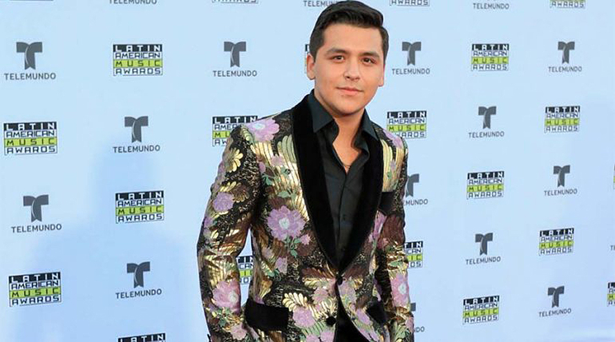 Christian Nodal, se consagra como nuevo ídolo de la música regional mexicana