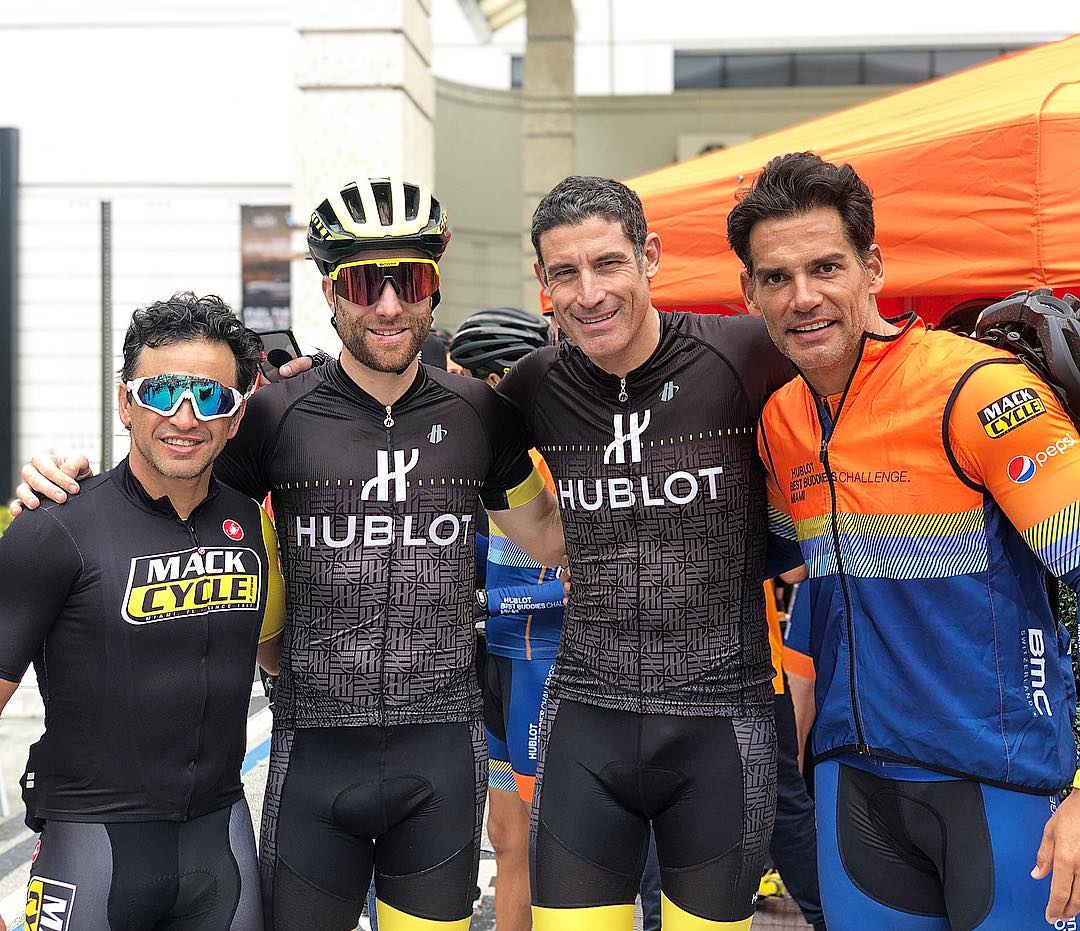 Ciclistas participaron en el Desafío Best Buddie en Miami