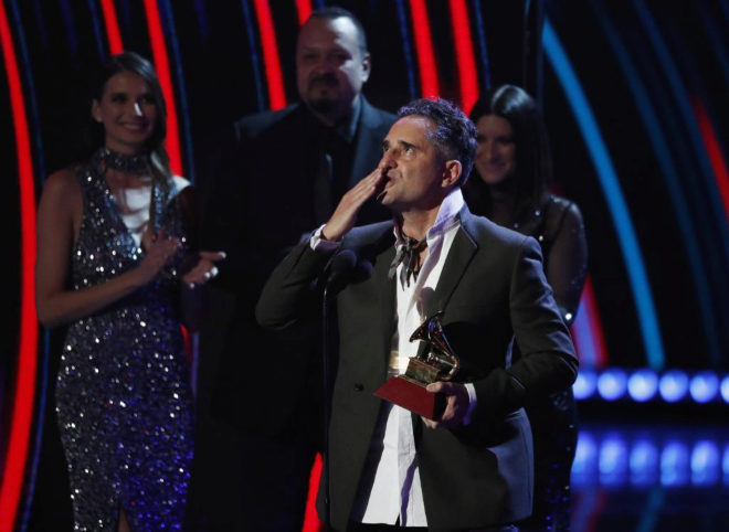 Jorge Drexler se cuela en la “fiesta urbana” de los Grammy Latino 2018