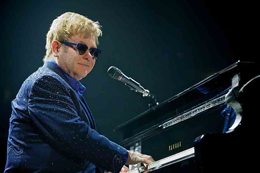 Elton John arremetió contra los guardias de seguridad de su concierto