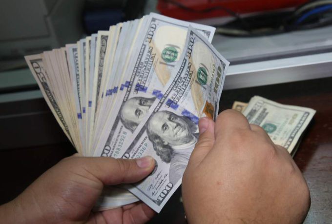 El dólar gana terreno en las operaciones de la economía venezolana