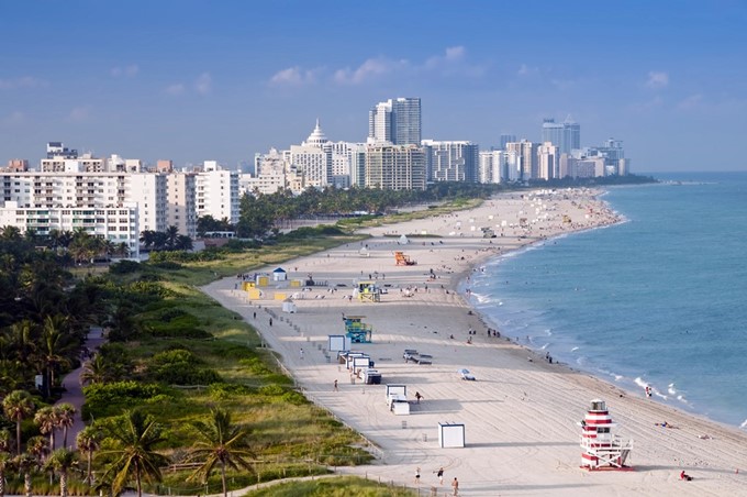 Cierran playa en Miami Beach por alerta de bacterias fecales
