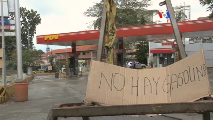 Desabastecimiento de gasolina afecta a más de diez estados y a la capital de Venezuela