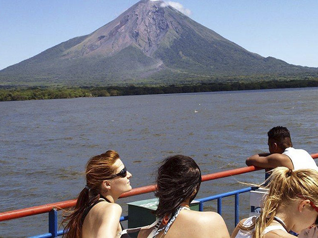 Asedio de fuerzas orteguistas ahoga turismo en Ometepe, una de las maravillas naturales del mundo