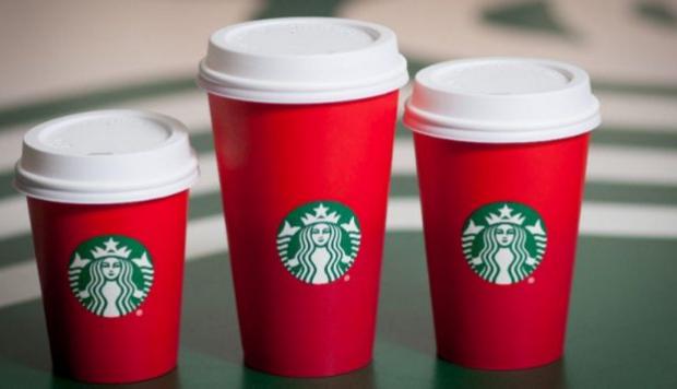Starbucks presenta copas navideñas y nuevas golosinas navideñas este viernes