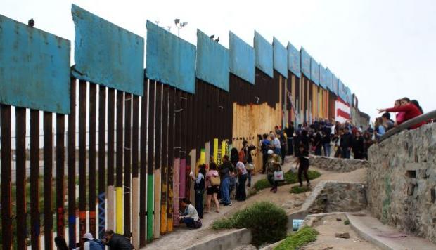 Una iniciativa independiente ha recogido más de $9 millones para contribuir con muro entre EE.UU. y México