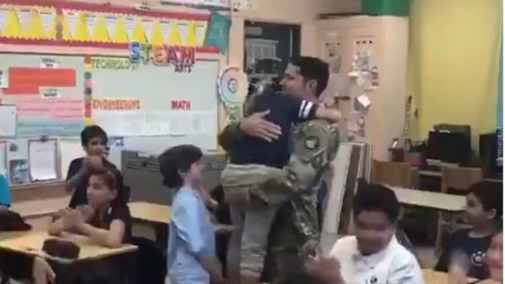 Padre militar sorprendió a su hijo en escuela de Miami Beach