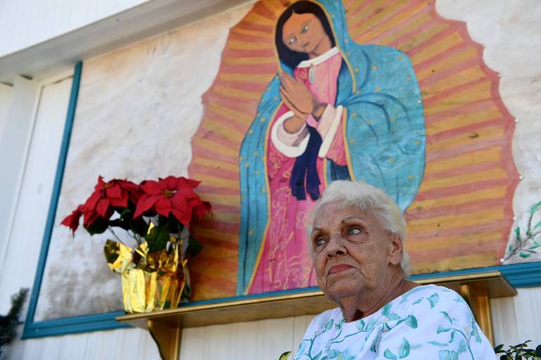 Amenazan con llevar a mujer de 85 años a la corte por pintar a la Virgen María en Florida