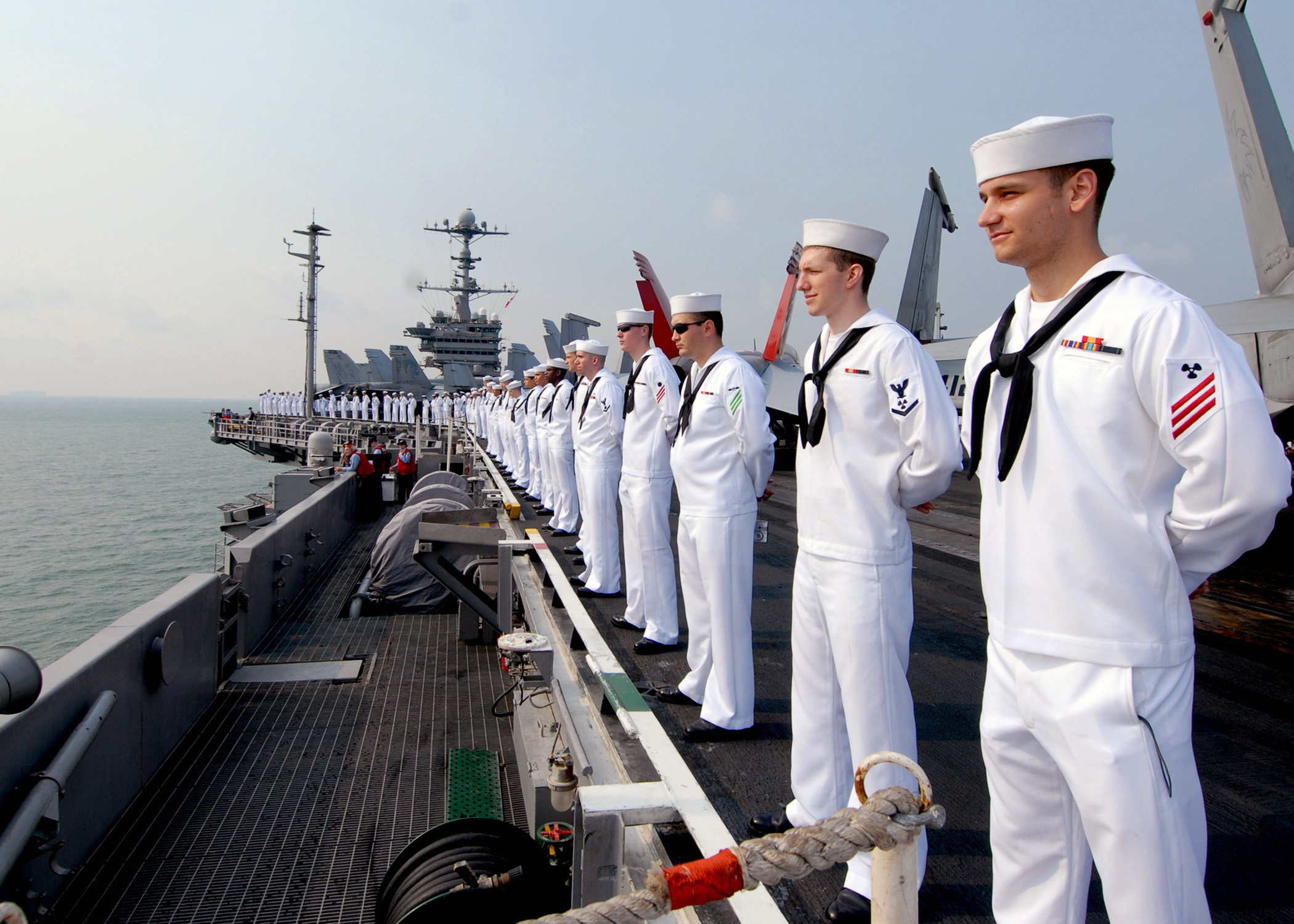 La Armada de los EE UU presenta nueva estrategia de reclutamiento en Miami