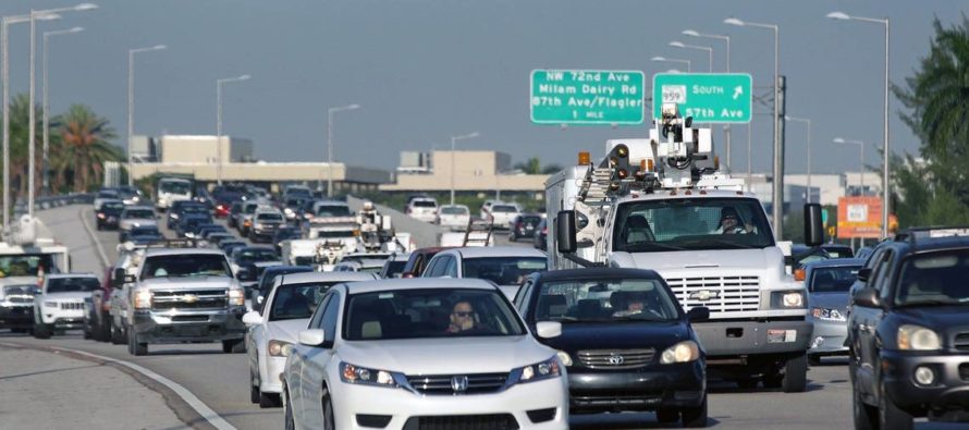Conductores de Miami gastan cerca de 123.000 dólares para trasladarse en auto durante su vida
