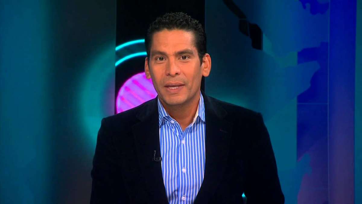 Ismael Cala se solidariza con la cantante Rosalía tras premios MTV