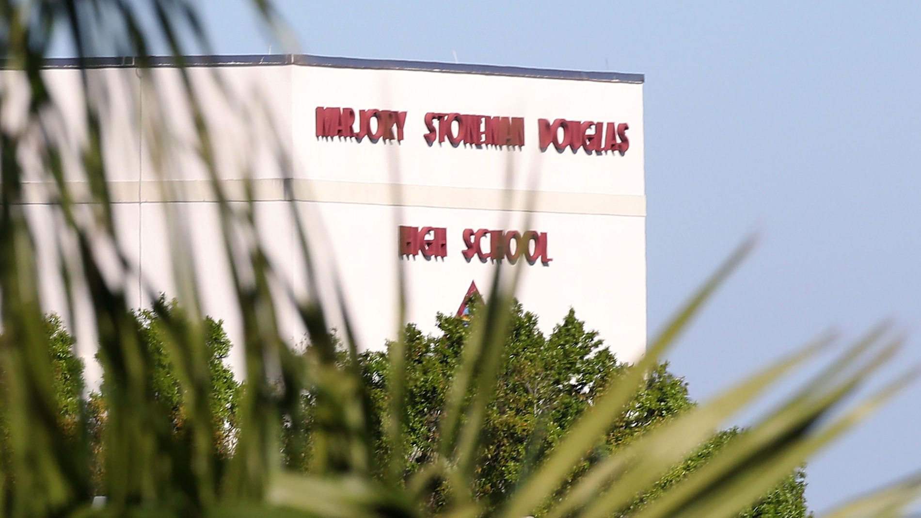 Autoridades informaron sobre las nuevas medidas de seguridad implementadas en la escuela Marjory Stoneman Douglas