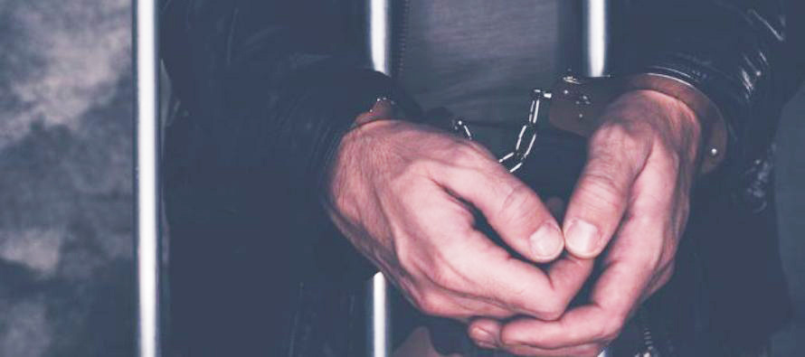 La policía arrestó a un hombre iraní con armas y $ 22,000 en efectivo cerca de Mar-a-Lago