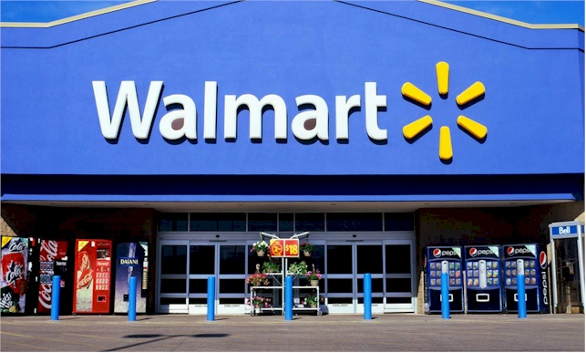 Incendio en Walmart de Florida obligó a evacuar la tienda en pleno inicio del Viernes Negro