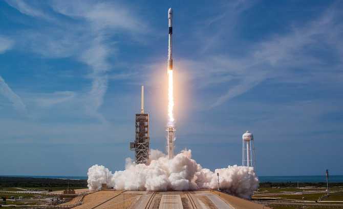 SpaceX lanzó con éxito el satélite GPS III SV01 de la Fuerza Aérea de Estados Unidos