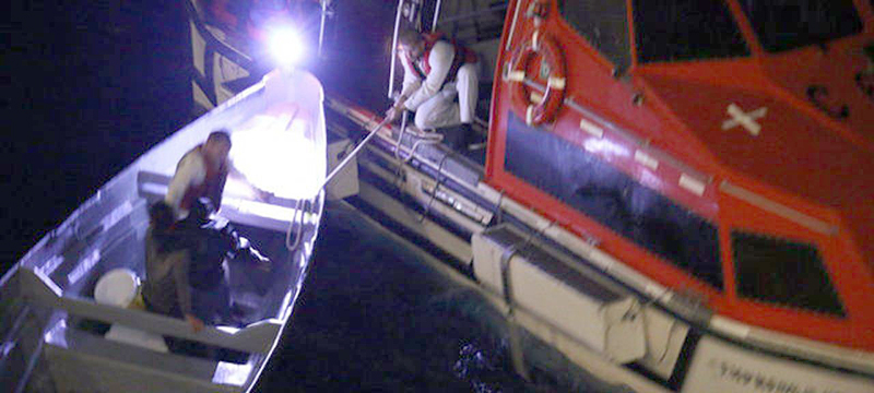 Milagro de Navidad: rescatados dos pescadores a la deriva durante semanas