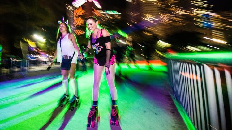 Bayskate Holiday Boogie, un pop-up de patinaje sobre ruedas, se adentra en Miami