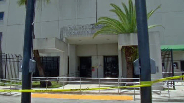 En Miami: Por equivocación enviaron una mujer a cárcel de hombres