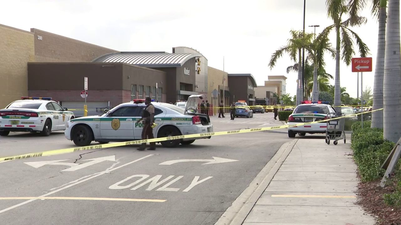 Hombre disparó en las afueras del Walmart del noroeste de Miami-Dade