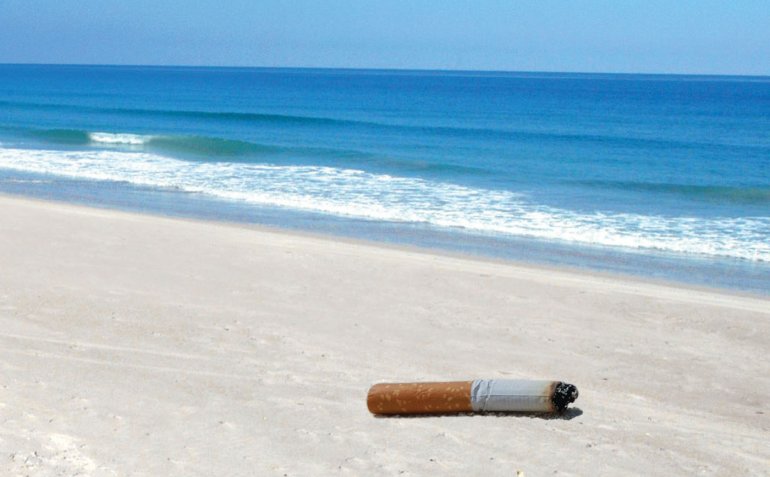 Pronto podrían aprobar Ley que prohibiría fumar en las playas de Florida