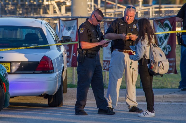 Proponen que la policía pueda practicar arrestos dentro de las escuelas en Florida