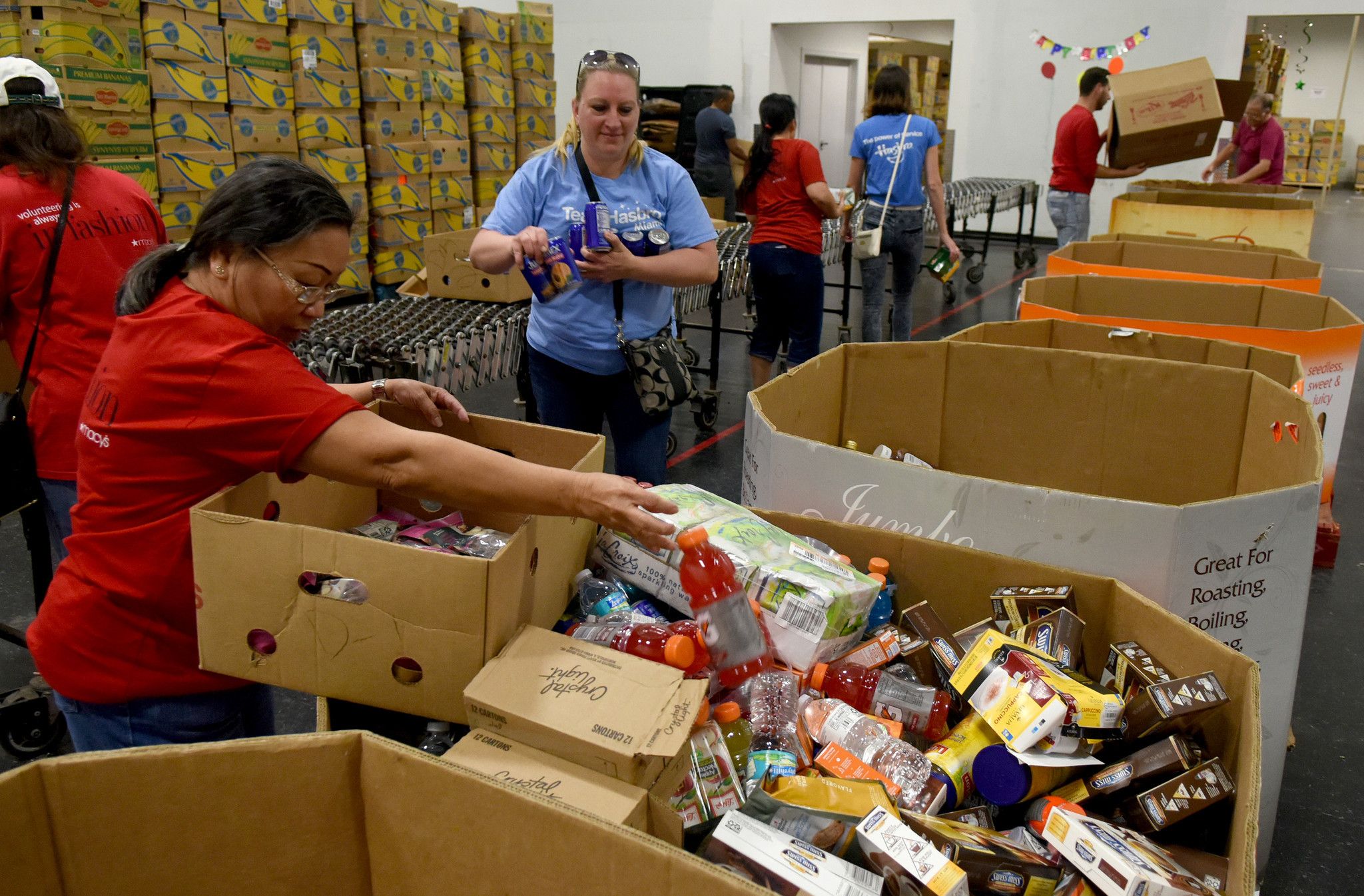 Feeding South Florida necesita voluntarios y donaciones durante el cierre del gobierno