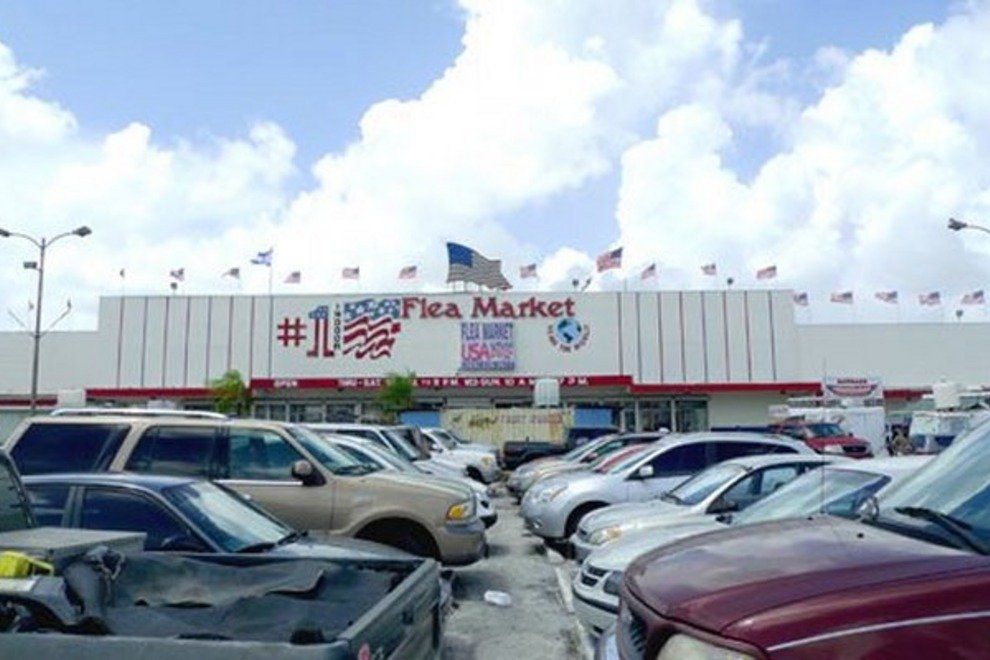 Orden de desalojo obliga a vendedores de Flea Market de Miami a abandonar sus puestos de trabajo