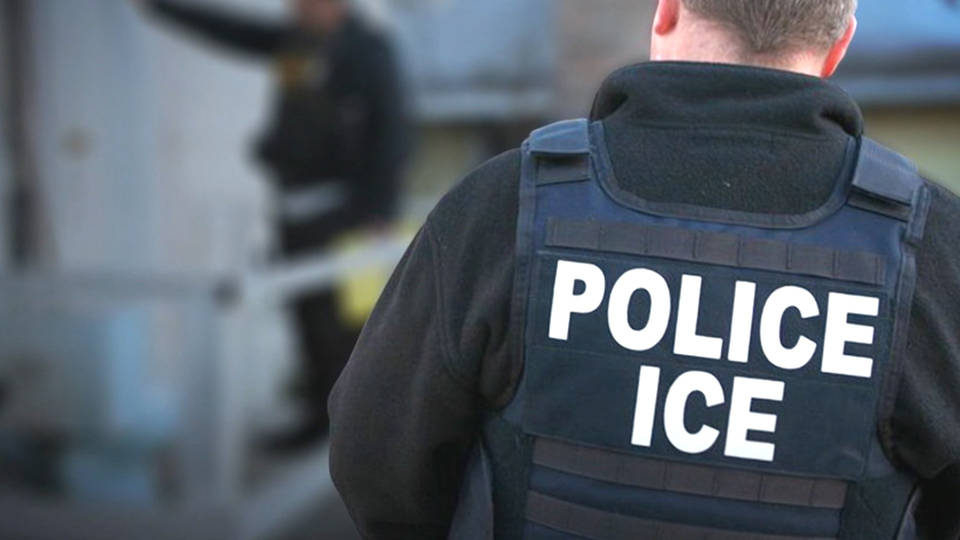 Trabajador de ICE fue arrestado tras enviar mensajes sexuales a supuesta adolescente de Florida