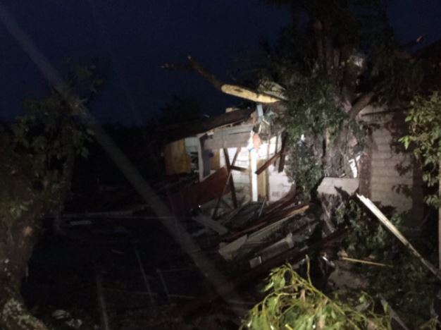 Tornado dañó casas en comunidad central de Florida