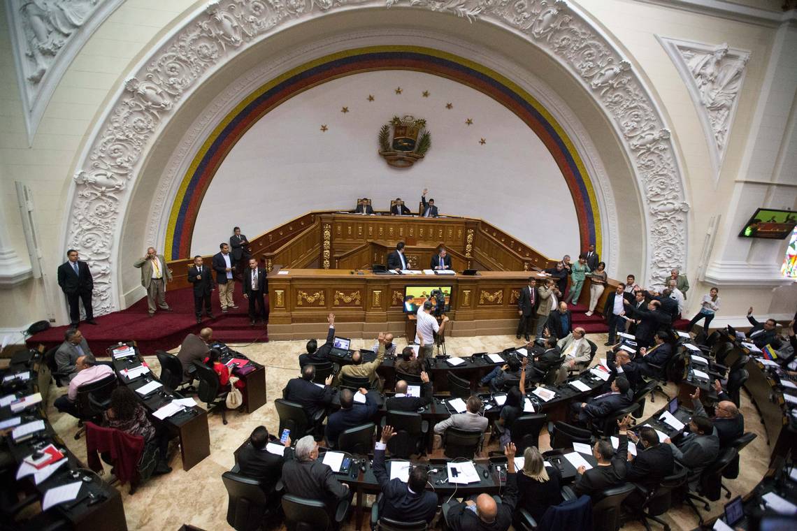 La Gran Alianza Nacional denunció que un grupo de diputados pretende que Maduro continúe en el poder
