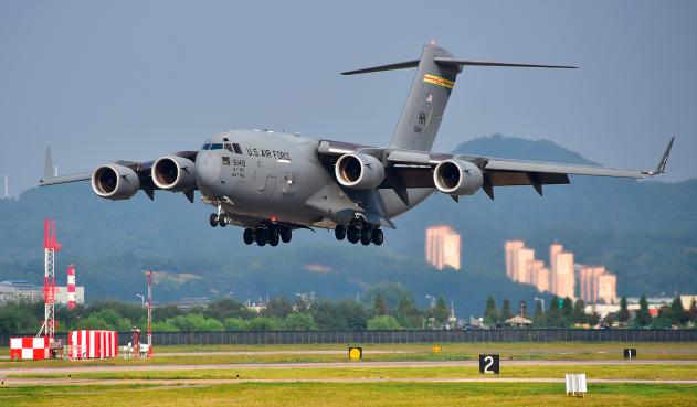 Aterrizaron aviones militares de EE UU en Colombia: conozca el registro de vuelo