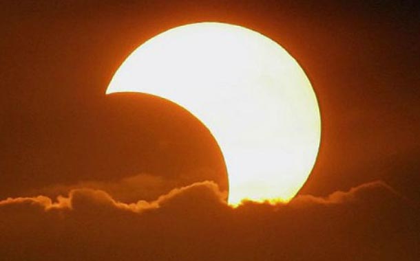 Esta noche se apreciará el último eclipse parcial de Luna