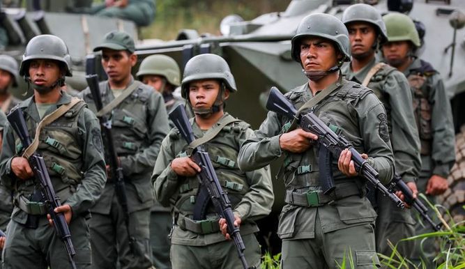 Corre con fuerza entre militares venezolanos campaña para desconocer a Maduro en la Presidencia