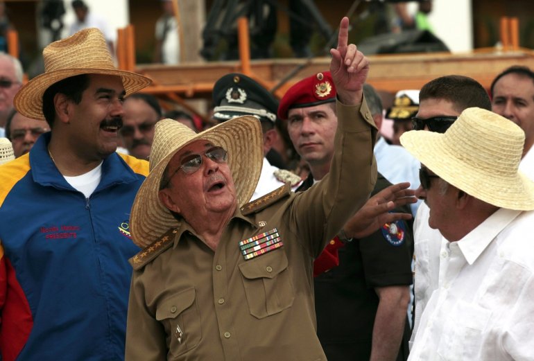 Raúl Castro y toda su cúpula dictatorial angustiados ante el fin inminente de la revolución bolivariana