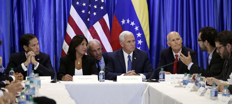 Mike Pence buscará apoyo para Juan Guaidó en Miami
