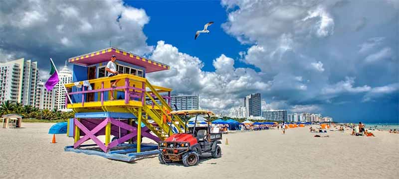 Levantan advertencia de contaminación fecal en playas de Miami