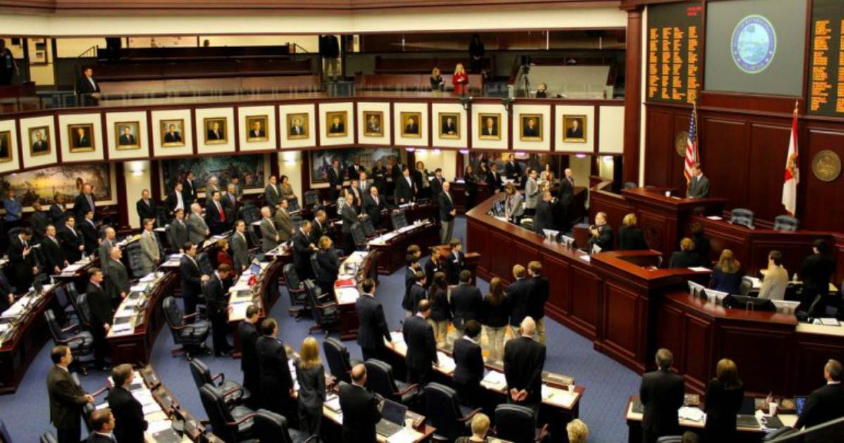 Legisladores de Florida continúan debate sobre control de armas