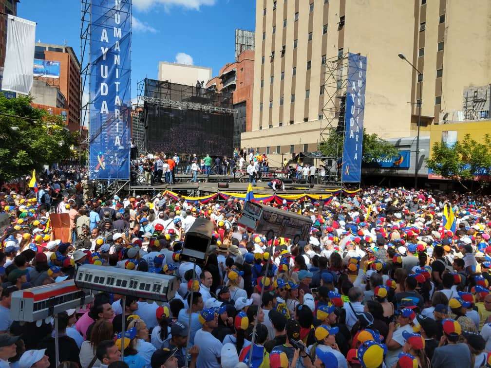 Venezolanos responden a llamado de Guaidó vuelve a llenar las calles del país este Día de la Juventud