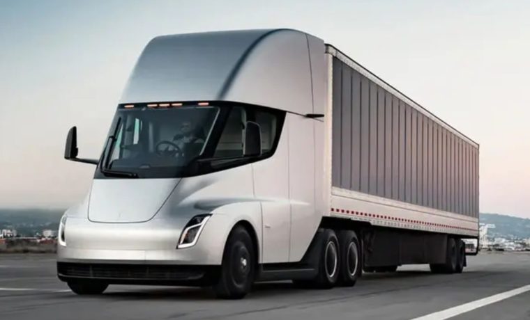 Tesla revoluciona el mercado: Presenta su primer camión eléctrico