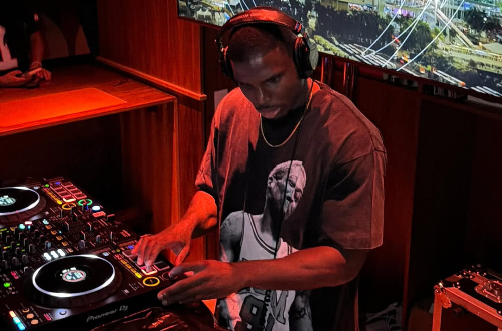 De la NFL a la música electrónica: Tyreek Hill debuta como DJ en Miami