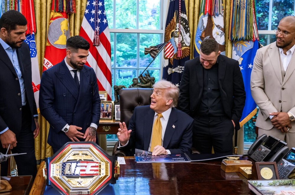 Trump muestra el impactante octágono de UFC que instalarán en la Casa Blanca