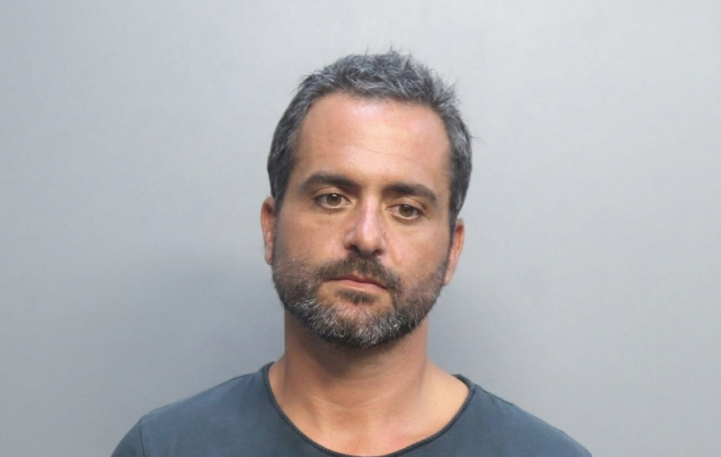 Joshua Koren arresto acoso Miami Beach