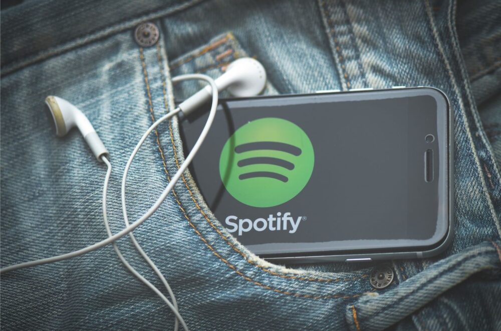 Por qué el nuevo logo de Spotify retro desató la furia de las redes sociales