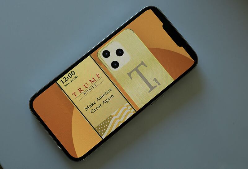 T1 Phone Trump Mobile teléfono dorado